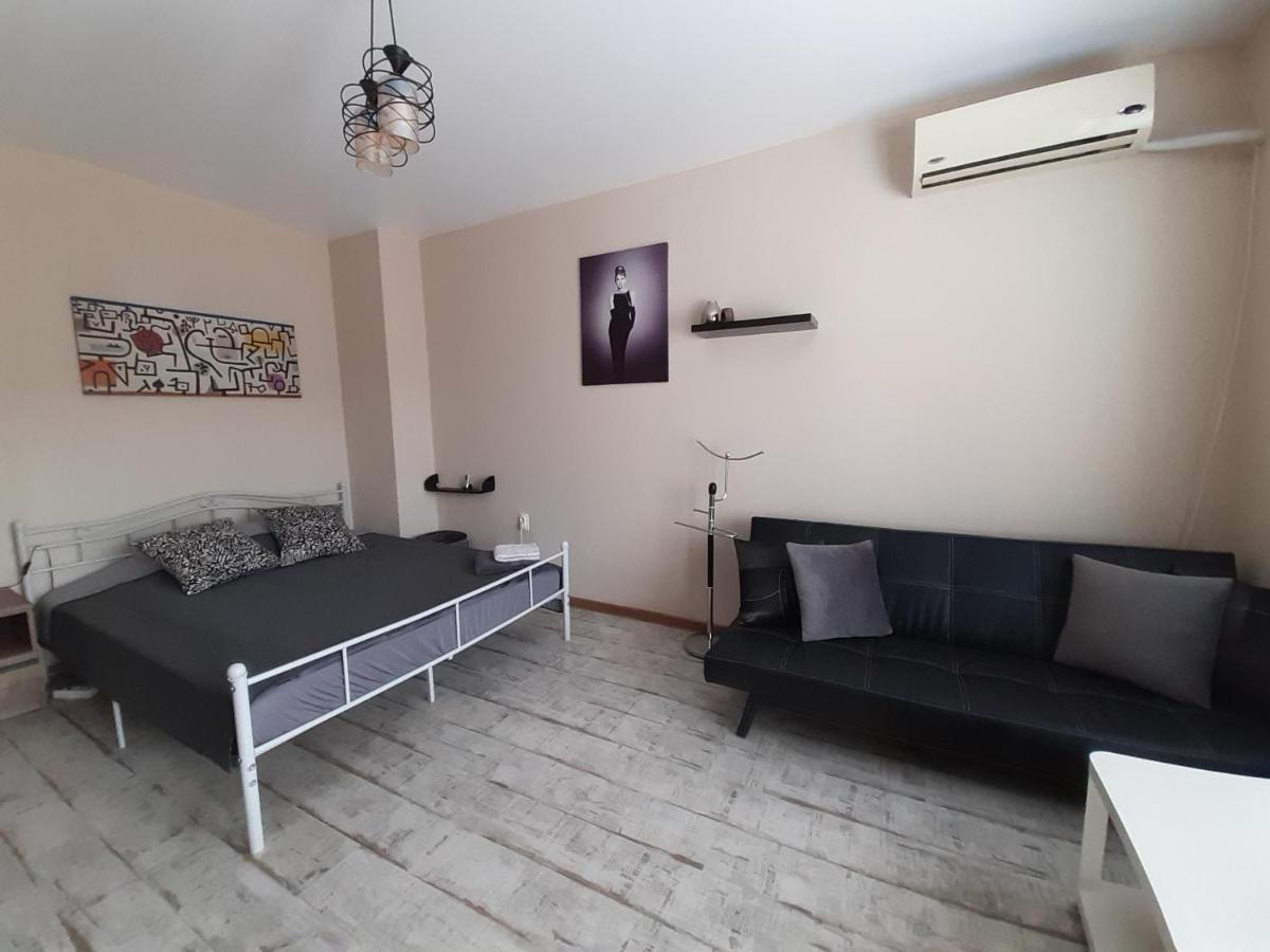 Lefterov'S Guests Suite Varna Exteriör bild